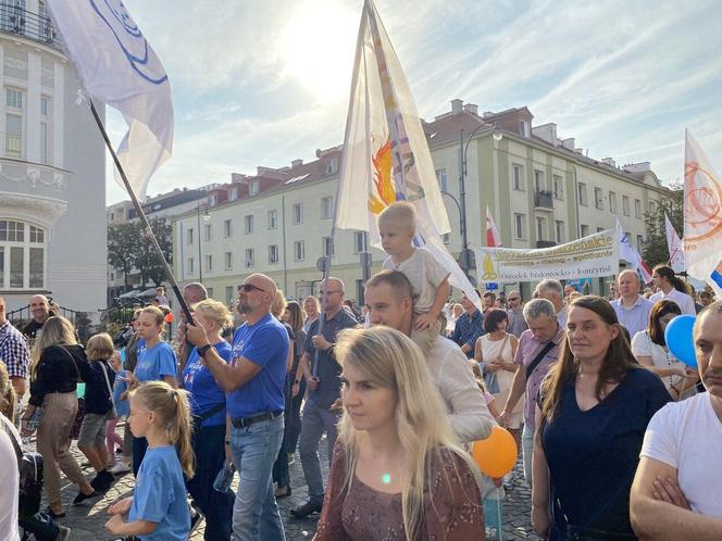 13. Marsz dla Życia i Rodziny zgromadził tłumy na ulicach Białegostoku [ZDJĘCIA]