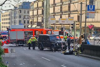 Samochód wjechał w tłum ludzi. Tragedia w centrum miasta