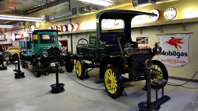 Muzeum motoryzacji Heritage Park Historical Village w Calgary