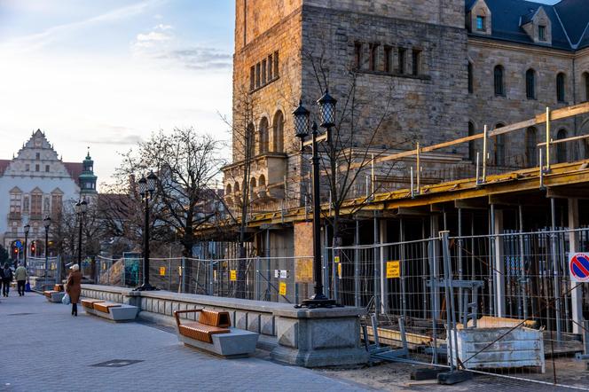 Przebudowa dziedzińca Zamku Cesarskiego w Poznaniu