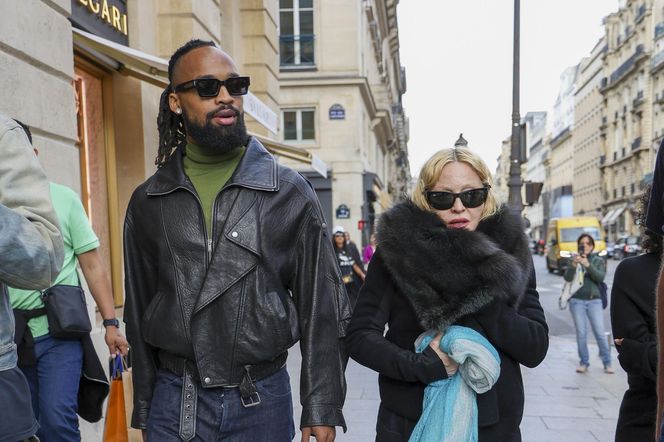 Madonna wybiegła z hotelu! Jej strój zaszokował fanów