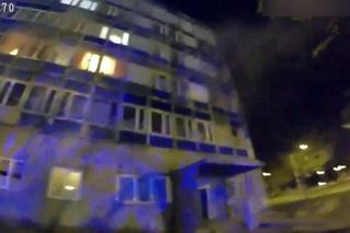 Z mieszkania buchały płomienie, a oni mieli tylko wiadro. Minuty dzieliły ich od tragedii