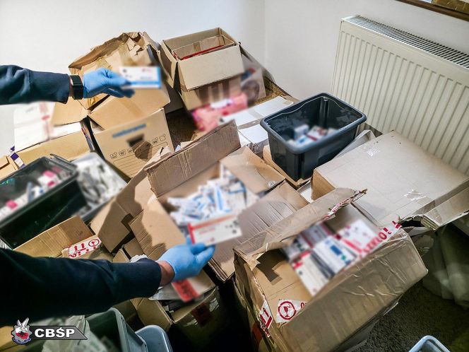 CBŚP rozbiło gigantyczną fabrykę leków