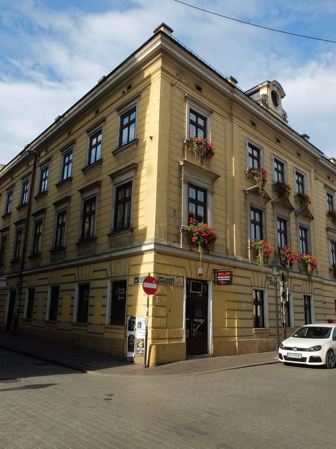To jeden z najpiękniejszych budynków w Krakowie. Mieszkali w nim Henryk Sienkiewicz i Józef Piłsudski
