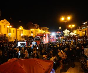 Ciężarówka Coca-cola w Białymstoku! Świąteczna atrakcja przyciągnęła tłumy mieszkańców na Rynek Kościuszki