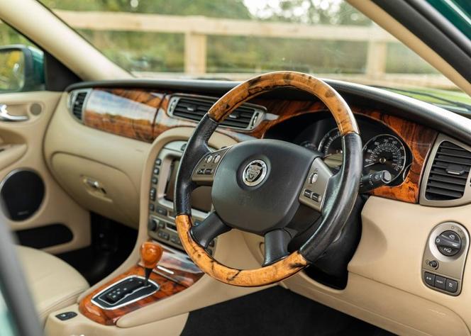 Auto Królowej Elżbiety II - Jaguar X-Type