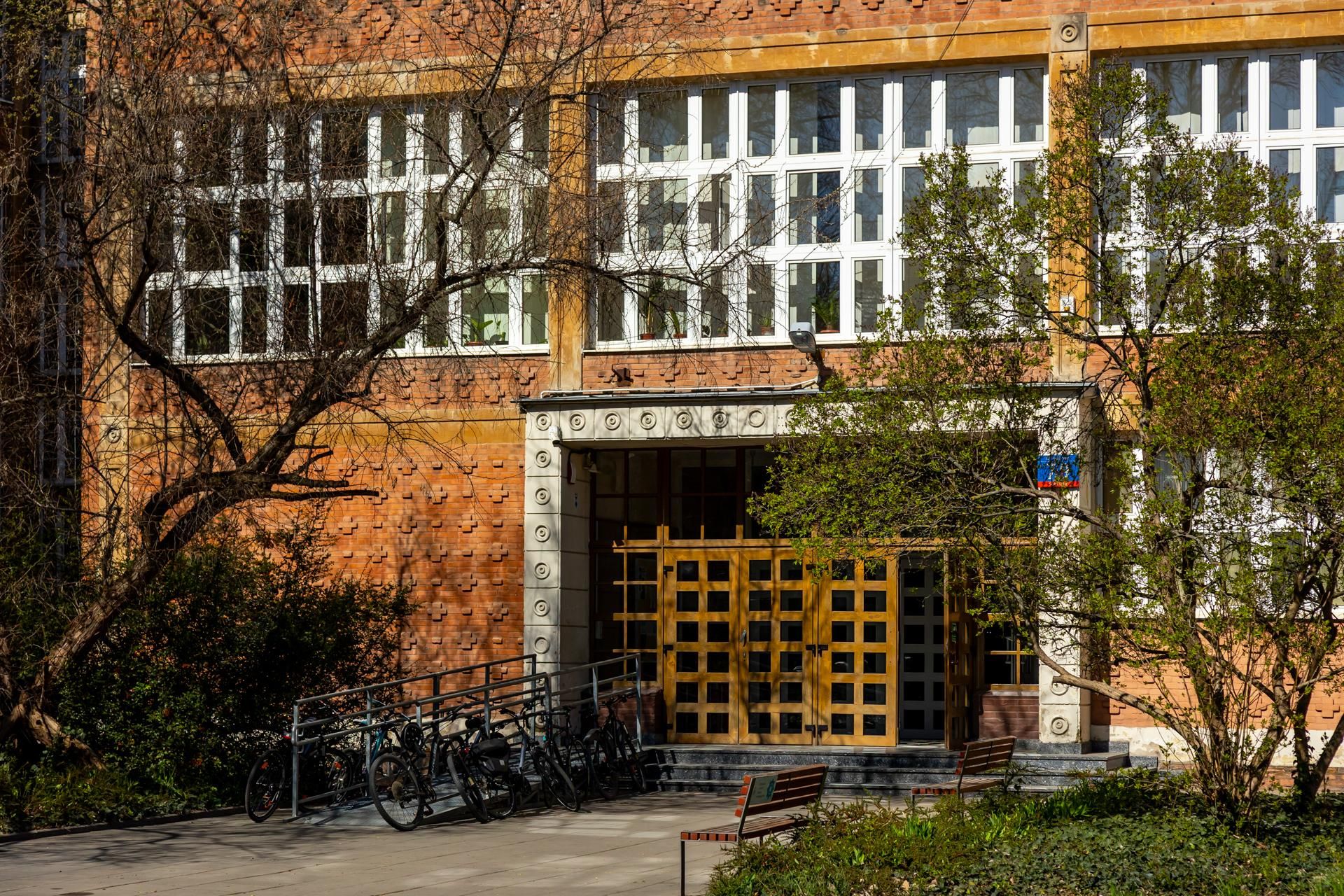 XXXV Liceum Ogólnokształcące im. Bolesława Prusa w Warszawie