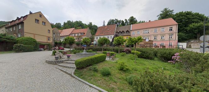 Dolnośląska wieś leży w malowniczym miejscu. To Perła Gór Sowich! 