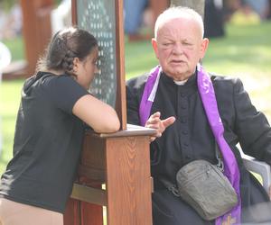 Tysiące kobiet i dziewcząt na pielgrzymce do Piekar Śląskich. Jestem w Kościele, więc idę