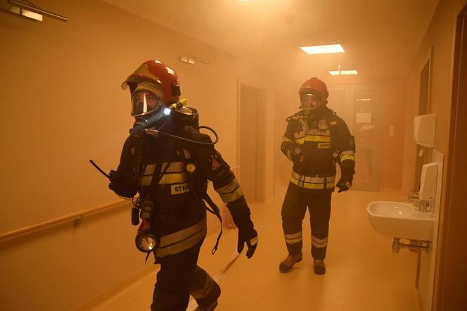 Pożar mieszkania w Mikołowie. Lokatorzy opuścili budynek