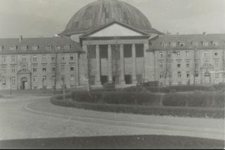 Projekt kościoła powstał w 1924 roku i był wzorowany na rzymskim Panteonie