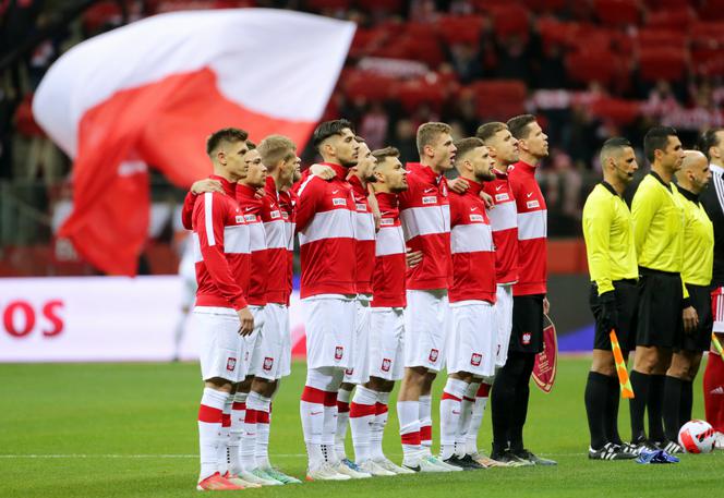 MECZE REPREZENTACJI POLSKI 2022 w piłkę nożną - kiedy i z kim gra Polska? [TERMINARZ]