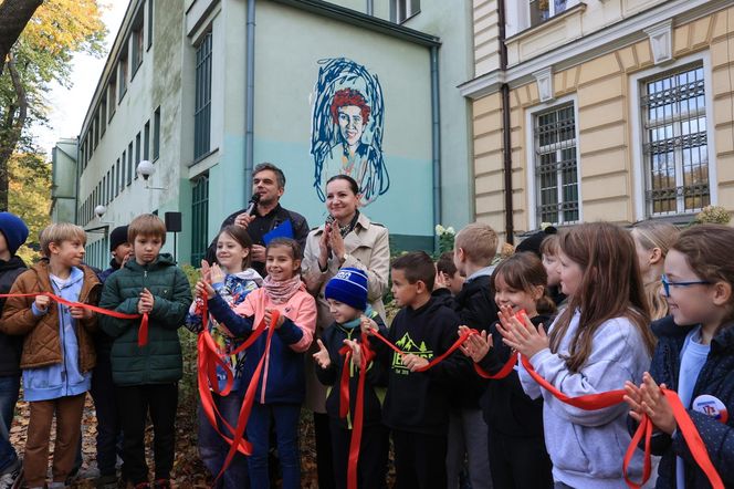 Mural w Łodzi z Joanną Kulmową