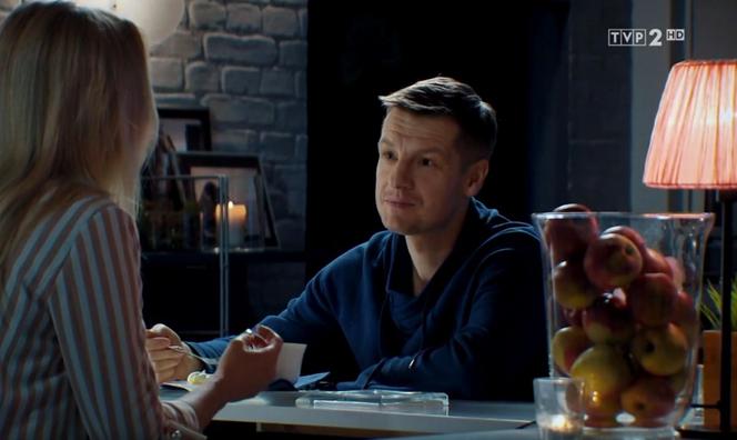 	M jak miłość odc. 1521. Paweł (Rafał Mroczek), Joasia (Barbara Kurdej-Szatan)