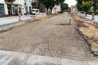 Zabytkowy bruk na Piłsudskiego w Siedlcach