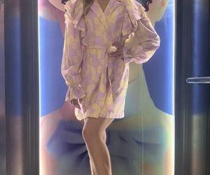 Agnieszka Kaczorowska niczym jaszczurka wygrzewa się na kamieniu. Te zdjęcia trzeba zobaczyć!