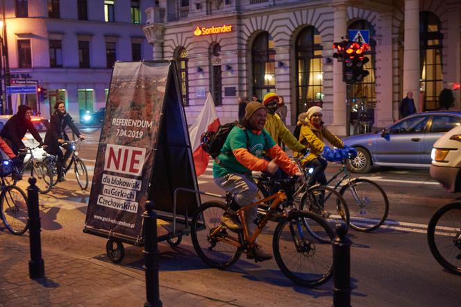 Rowerzyści i rolkarze razem! Referendalna Masa Krytyczna