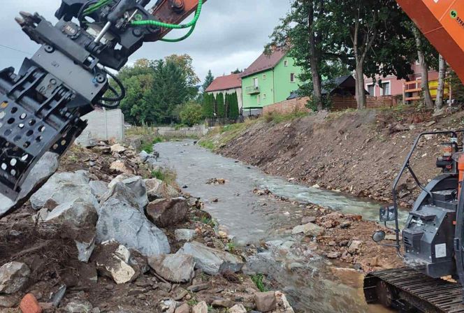 Stronie Śląskie - zabezpieczenie przeciwpowodziowe i naprawa uszkodzej tamy na potoku Morawka