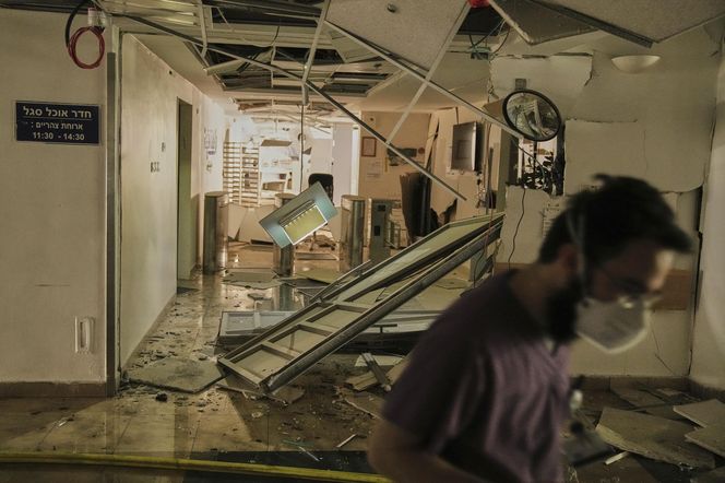 Irańska rakieta trafiła w szpital! Netanjahu odpowiada: "Zapłacą za to, co zrobili"