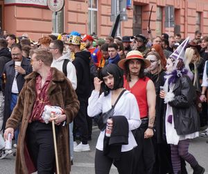 Rzeszowskie Juwenalia rozpoczęte. Barwny korowód przeszedł przez miasto 