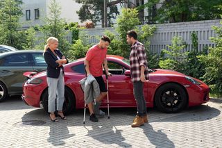 Barwy szczęścia, odcinek 3253. Justyna Zytko (Sylwia Juszczak-Krawczyk), Mirek (Oliwier Kozłowski), Damian (Michał Lesień-Głowacki)