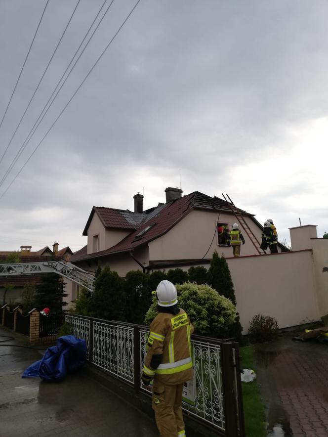 Piorun uderzył w dom jednorodzinny w Dąbczu