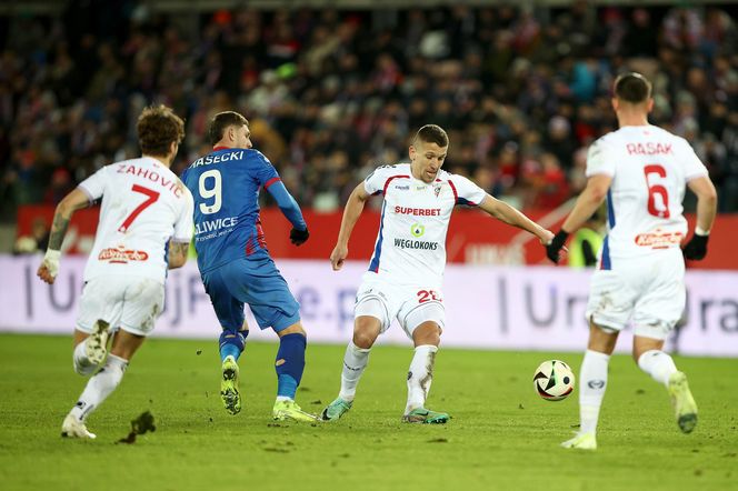 Górnik Zabrze wyszarpał zwycięstwo w meczu z Piastem. Brzydkie zachowanie Podolskiego