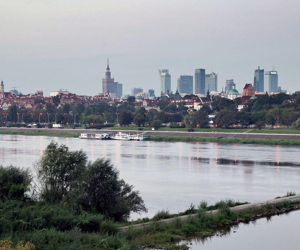 Rekordowo niski poziom wody w Wiśle. Jest gorzej niż w 2015 roku