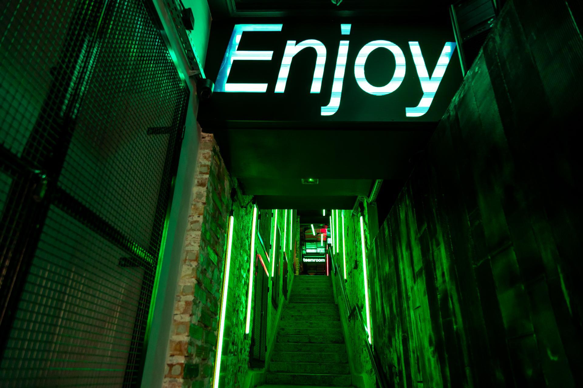 Pub H.4.0.S. Warszawa – schody