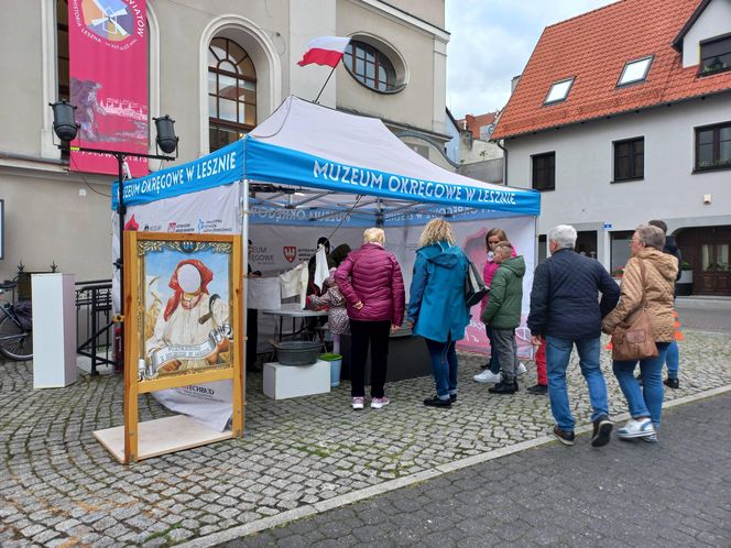Trwa Noc Muzeów w Lesznie. Od wystawy o praniu i bieliźniarce, przez komiks po żużel