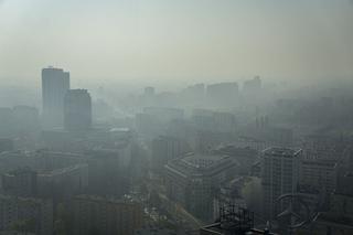 Fatalna jakość powietrza w Warszawie. Ponad 400% normy! [WIDEO]