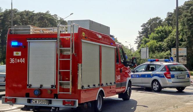 Tysiące litrów piwa rozlało się na rondzie we Włocławku