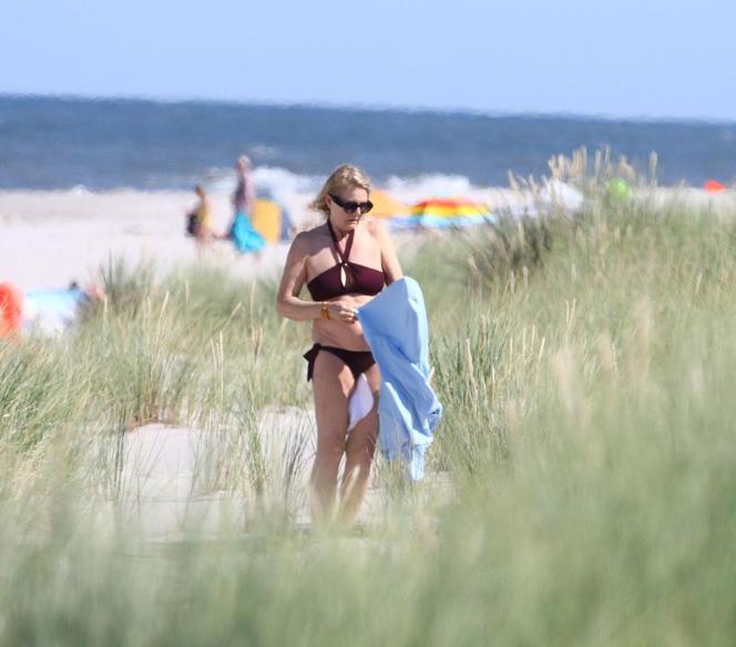 Grażyna Szapołowska i Dorota Goldpoint na plaży 