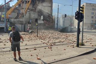Katastrofa budowlana na Limanowskiego. Rozbierany budynek zawalił się na ulicę