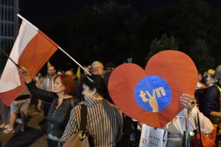 Protesty przeciwko lex TVN w całej Polsce. Lista miast, gdzie odbędą się manifestacje