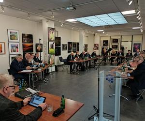 Ostrów. Powiat ma budżet na 2024! Radni byli jednogłośni