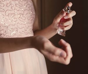 Dopasuj perfumy do swojego znaku zodiaku. Legendarne zapachy dla dwunastu znaków zodiaku. Jak pachnieć zgodnie ze swoim horoskopem?