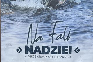 Damian płynie 100 km bez przerwy, aby pomóc Adasiowi!