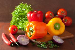 4 pyszne przepisy na jesień: dania z cukinii, papryki, pomidorów i szarlotka!