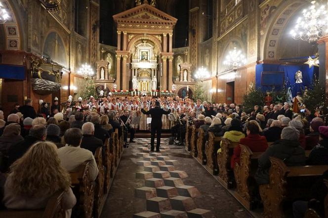 W piekarskiej bazylice odbył się wyjątkowy koncert kolędowo-noworoczny