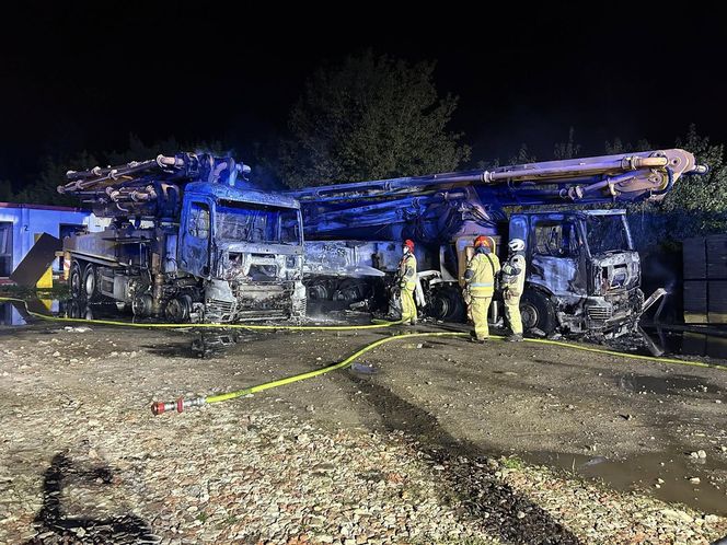 Nocny dramat pod Warszawą. Spłonęły dwie ciężarówki