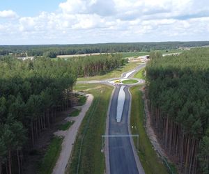 Trwa budowa najważniejszej obwodnicy w woj. podlaskim. Estakada nad Biebrzą robi wrażenie!