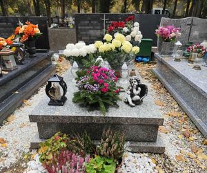 Elżbieta Zającówna odeszła tuż przed świętem Wszystkich Świętych. Tak wygląda grób uwielbianej aktorki