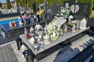  Makowisko. Paulina miała tylko 16 lat, gdy zginęła w samochodzie kolegi. Białe aniołki strzegą jej grobu [GALERIA] 