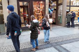 WOŚP 2024 we Wrocławiu. Cały Rynek i ludzie w serduszkach [ZDJĘCIA]