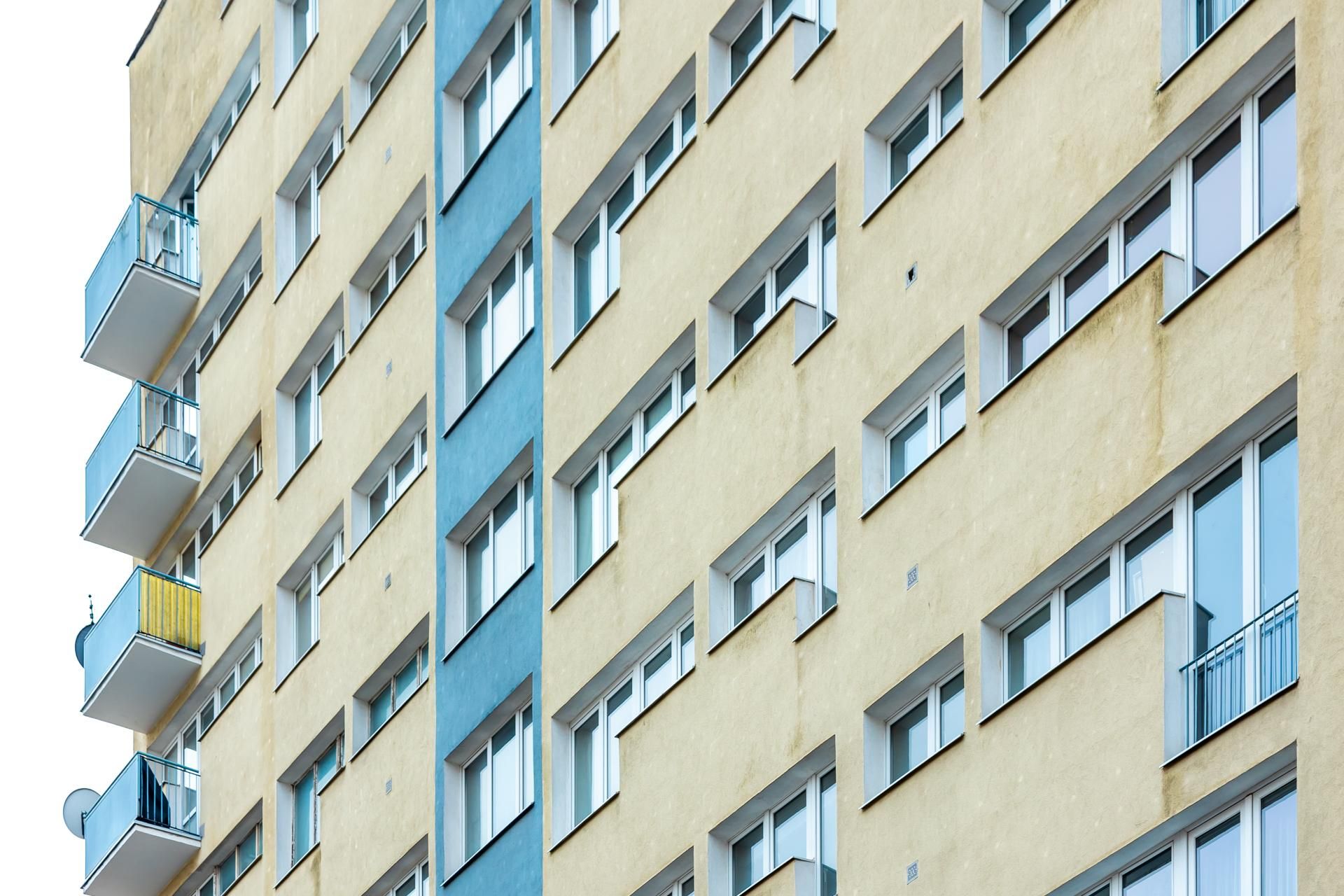 Blok na Madalińskiego 57 w Warszawie