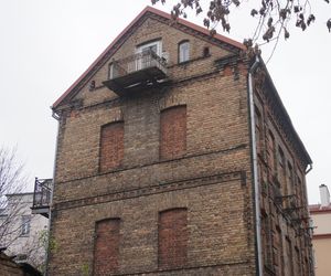 Opuszczona zabytkowa kamienica przy ul. Sienkiewicza w Białymstoku