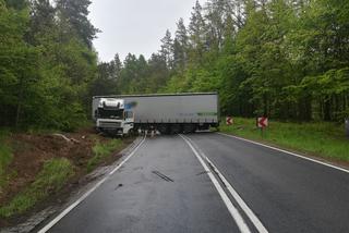 Wypadek na DK 16. Trasa Olsztyn - Ostróda jest zablokowana [ZDJĘCIA]