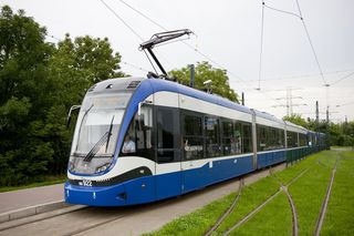 W Krakowie papież Franciszek podróżował tramwajem. Bydgoska Pesa jeździ do dziś 