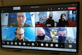 Nietypowa lekcja w ZSO we Włoszakowicach. Potrzebna była zgoda... wojsk USA